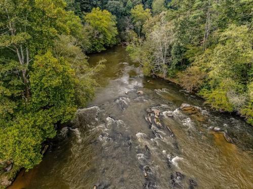 The Ellijay Lodge