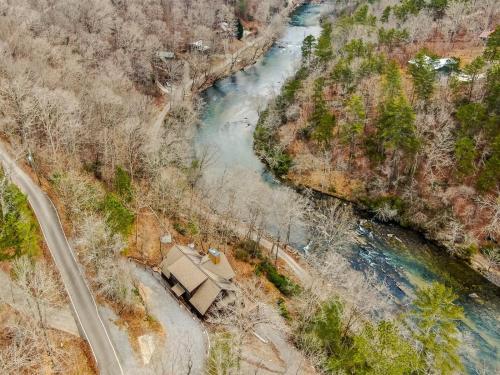 The Ellijay Lodge