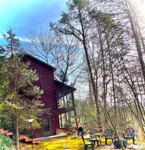 Moonlit Mountain-pond, Fire Pit, Hot Tub, 4 Acres