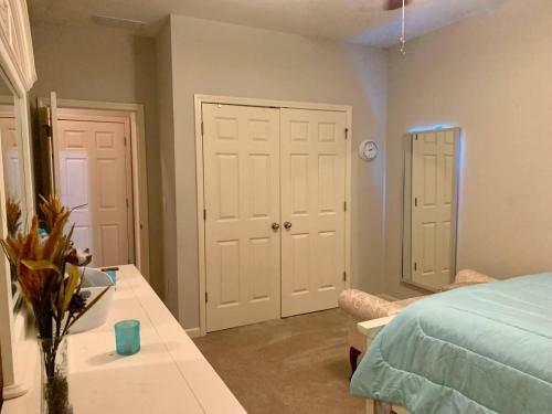 Upscale Amenity Laden Townhome Minutes From Atl