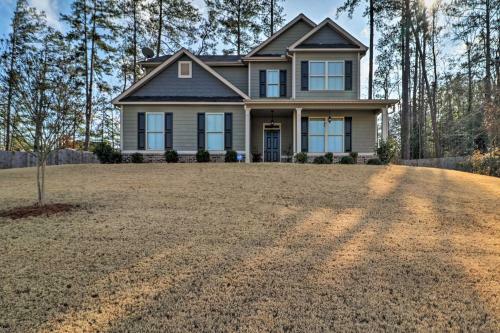 Suburban Family House With Easy Access To Downtown!