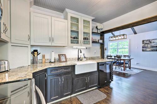 Waterfront Gem On Lake Sinclair With Boat Dock!