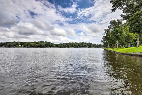Waterfront Gem On Lake Sinclair With Boat Dock!