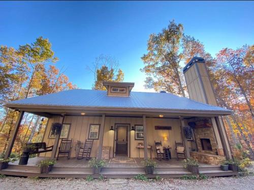 Hot Tub, Pool Table, Fire Pit Very Secluded