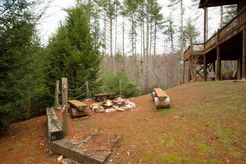 Blue Ridge Bliss - Above The Rest Luxury Cabins