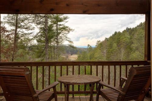 Blue Ridge Bliss - Above The Rest Luxury Cabins