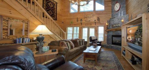 Blue Ridge Bliss - Above The Rest Luxury Cabins