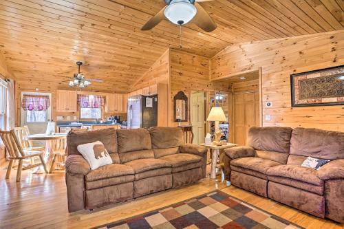 Serenity Cabin With Furnished Deck And Fire Pit