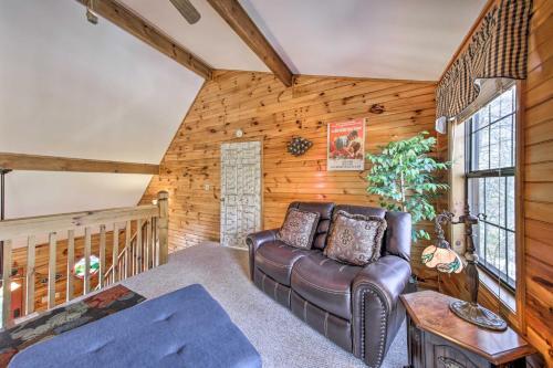 Pet-friendly Mineral Bluff Cabin With Hot Tub!