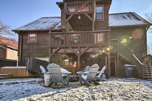 Pet-friendly Mineral Bluff Cabin With Hot Tub!