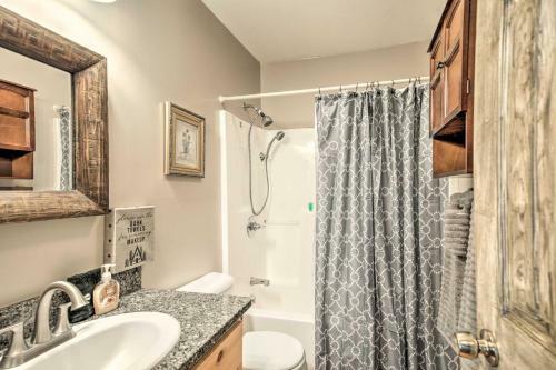 Pet-friendly Mineral Bluff Cabin With Hot Tub!