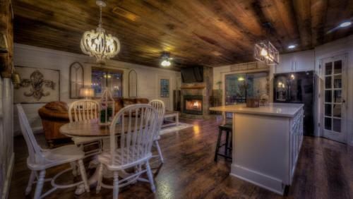 Rivers Edge By Escape To Blue Ridge