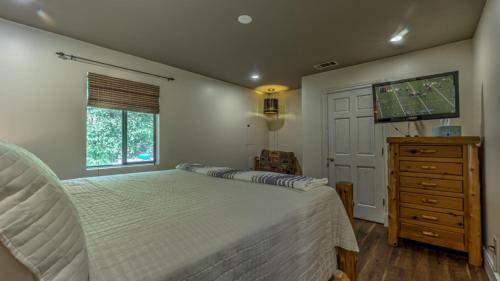Rivers Edge By Escape To Blue Ridge