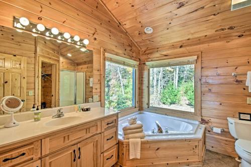 Blue Ridge Cabin Hot Tub, Fire Pit, Mtn Views
