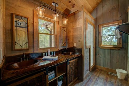 Gibbs Mountain By Escape To Blue Ridge
