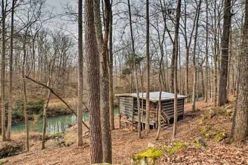The Treehouse Cabin Creekside Home With Hot Tub!