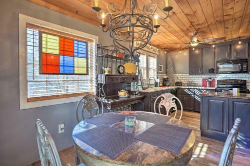 Charming Escape With Fire Pit In Summerville!