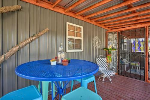 Charming Escape With Fire Pit In Summerville!