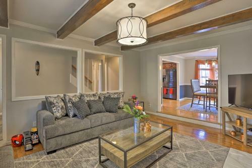 Summerville Home On 5 Acres Pool, Hot Tub And Deck!