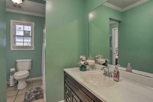 Summerville Home On 5 Acres Pool, Hot Tub And Deck!
