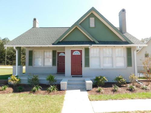 Lawrence Village Bed And Breakfast
