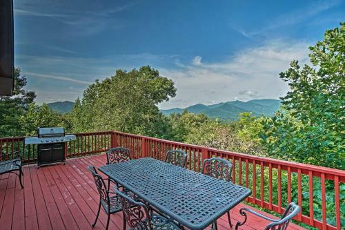 Mountain Retreat With Decks, Hot Tub, And Games!