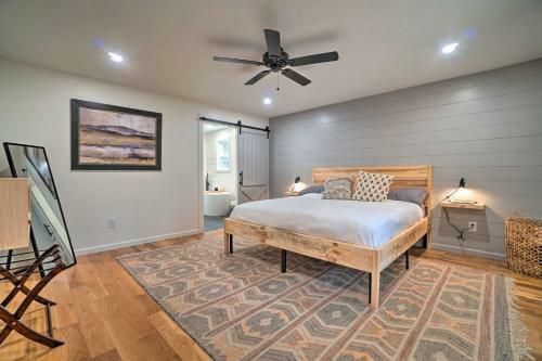 Painted Skies Upscale Getaway With Fire Pit!