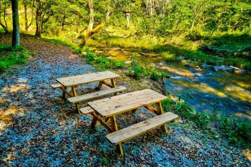 Talking Creek Lodge