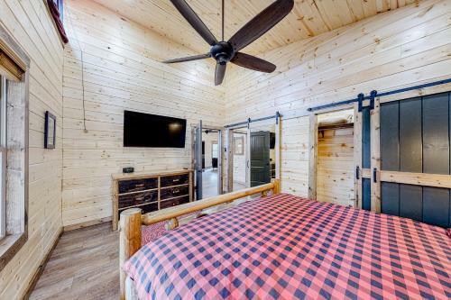 Cozy Bear Cabin #2