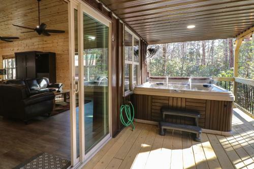 Cozy Bear Cabin #2