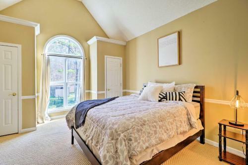 Spacious Stockbridge Manor Pool Table, 2 Kitchens