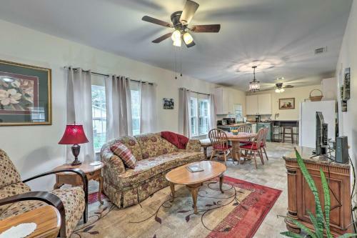 Cozy Thomasville Cottage - 1 Mile To Big Oak!