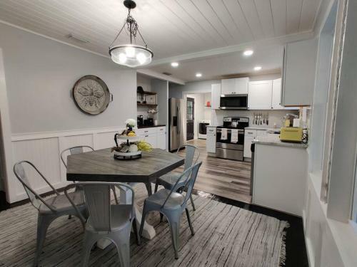 Honeycomb Haven In Beautiful Historic Thomasville