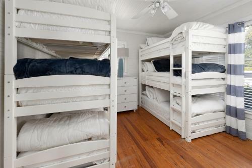 Happy Sleep- 2 Bedroom 1 Bath Beachfront Home!!!
