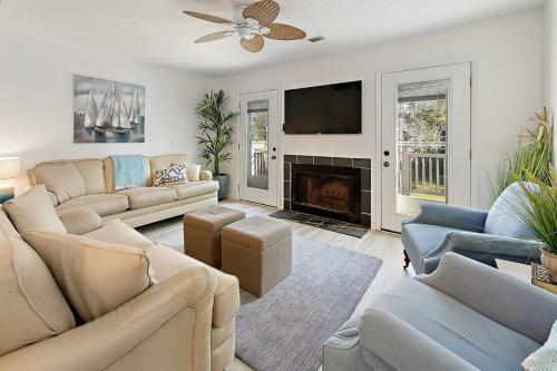 Selah - 2 Bed - 1 And A Half Bath St Simons Condo With Community Pool