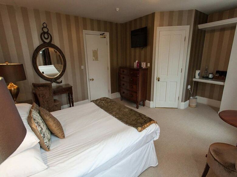 Episode Hotel