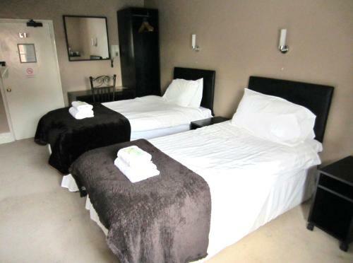 Grail Court Hotel