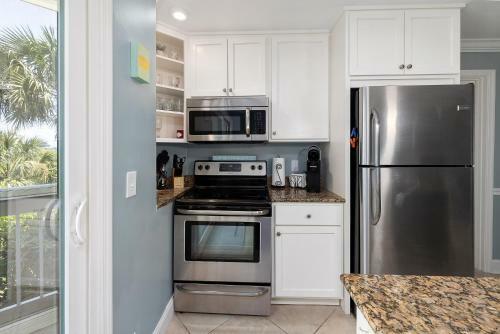2 Bedroom 2 Bath Marsh Front Unit In Sea Palms On St Simons Island