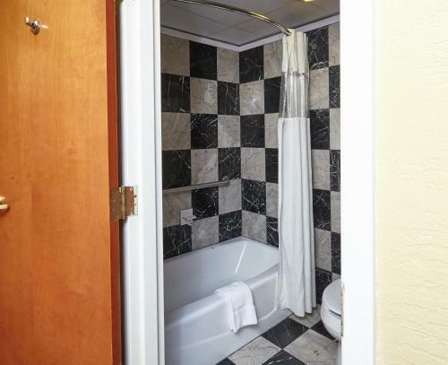 Hotel Ocean Inn & Suites