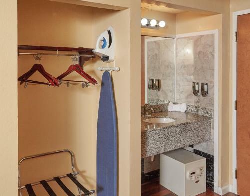 Hotel Ocean Inn & Suites