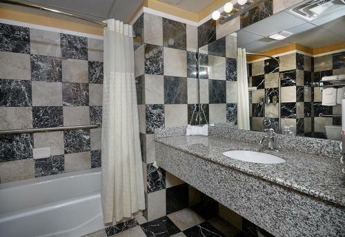 Hotel Ocean Inn & Suites