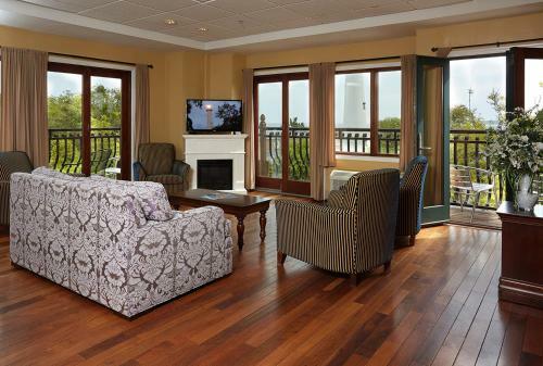 Hotel Ocean Inn & Suites