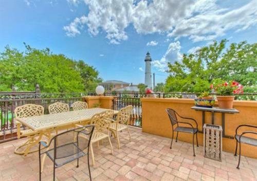 Hotel Ocean Inn & Suites