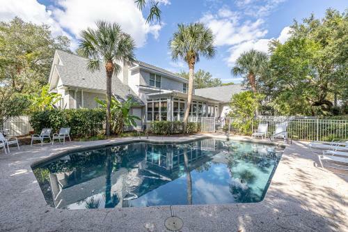 5 Bedroom 5 And A Half Bath - Private Pool On East Beach