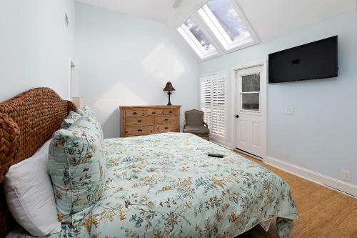 3 Bedroom 3 Bath Located In Sea Palms - Walk To The Golf Course!