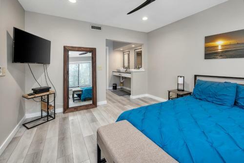 Stunning - Open Concept Contemporary 2br - 2ba