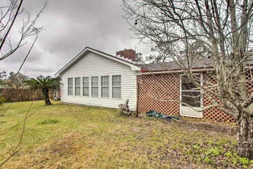 Charming Waycross Getaway With Recreation Room