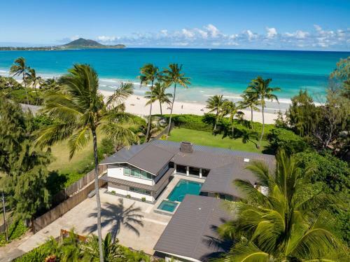 Hawaiian Dream - Beachfront Oceanfront Paradise, Villa