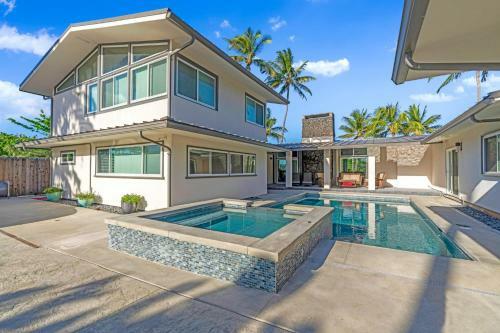 Hawaiian Dream - Beachfront Oceanfront Paradise, Villa