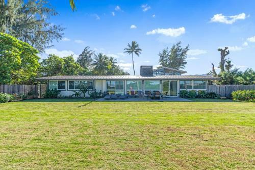 Hawaiian Dream - Beachfront Oceanfront Paradise, Villa